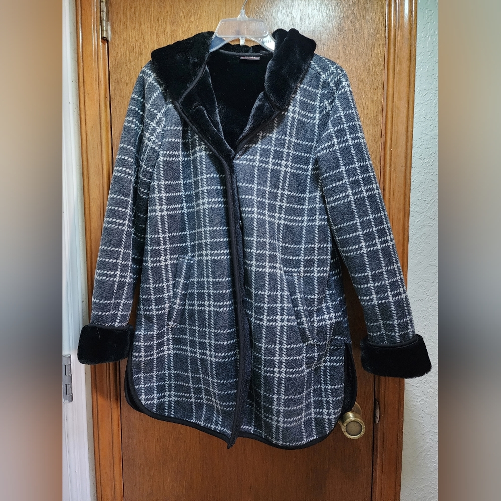 Ike Behar Gray Coat w/ Soft Lining Size Medium